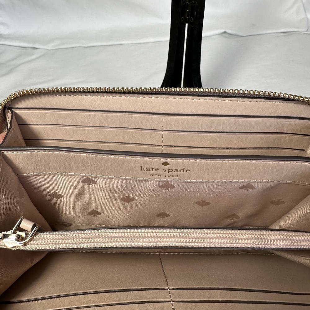 Kate Spade Continental Laurel Way Blush Leather Zip Around Wallet Like New - Picture 3 of 5